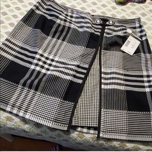 Requirements black/white skort-12 nwt